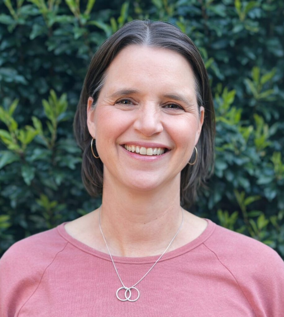 Headshot of Dr Erin Fraser